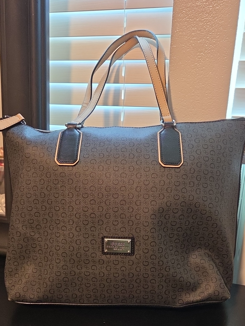 GUESS LARGE TOTE 18" By 13"